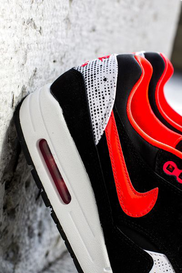 nike-wmns-air-max-1-saint-valentin-4